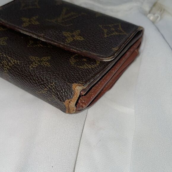 Authentic Louis Vuitton Monogram Porte Monnaie Billets Compact Wallet - Picture 3 of 11
